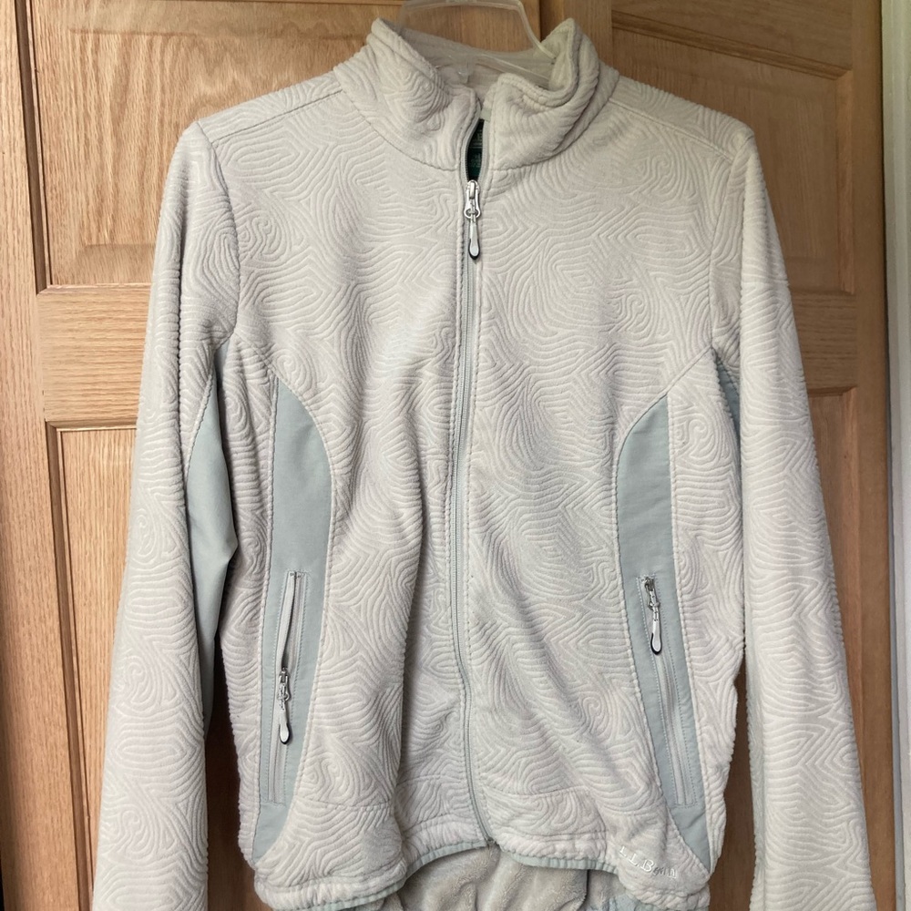 Embossed fleece jacket, winter white, purple, EUC, flowers.  Scent free home.